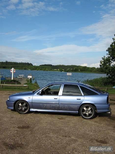 Opel ~Vectra~ 2.0i 16v - SOLGT - viborg før jeg fik nye lygter billede 11