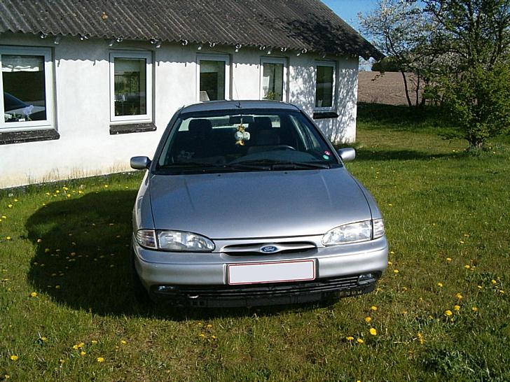 Ford Mondeo 1,8 [solgt] billede 2