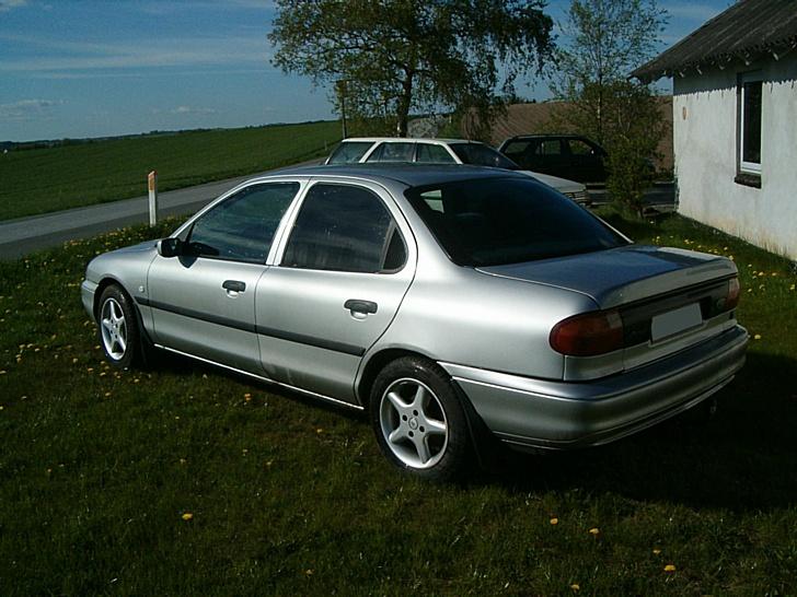 Ford Mondeo 1,8 [solgt] billede 4