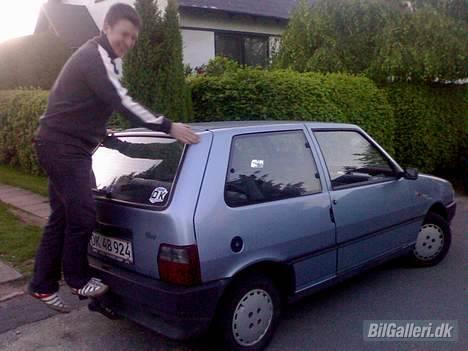 Fiat Uno 60 "solgt" - Lige et billede af min kammerat der prøver at sænke bilen 60 mm billede 6