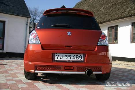 Suzuki Swift - From behind billede 13