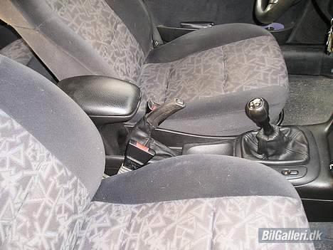 Opel    Vectra *SOLGT* - Midterkonsol med armlæn billede 13