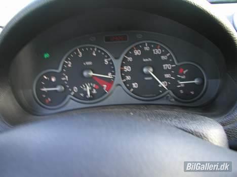 Peugeot 206 GTI SOLGT - Nej bare rolig det er ikke topfarten, men der kom en bil ;) billede 7