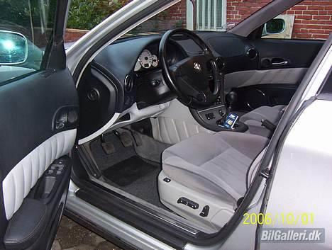 Alfa Romeo 166 V6 - Kabinen ser faktisk helt ny ud........... billede 4