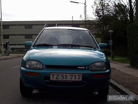 Mazda 121 ( skrottet ) billede 1