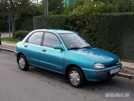 Mazda 121 ( skrottet ) billede 3