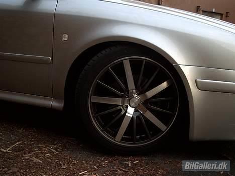 Skoda octavia 1,8t Solgt - Jo, jo. de kan skam godt være der selvom den er lidt lav! billede 5