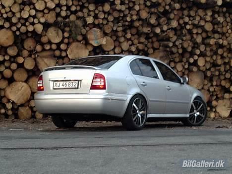 Skoda octavia 1,8t Solgt - Der er da kommet nyt udstødning på siden!!! Én i hver side billede 7