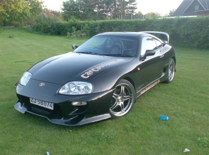 Toyota Supra Mk4 "Solgt" - Ny farve, sort med guldeffekt billede 1