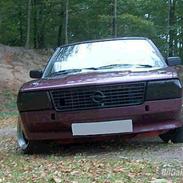 Opel Ascona B   SOLGT