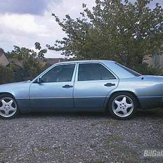 Mercedes Benz 250D Solgt