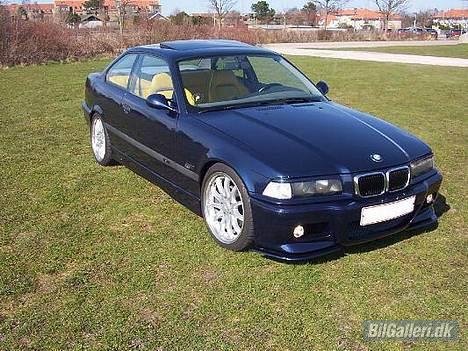 BMW 320i - E36 coupe (SOLGT) billede 1