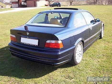 BMW 320i - E36 coupe (SOLGT) billede 3