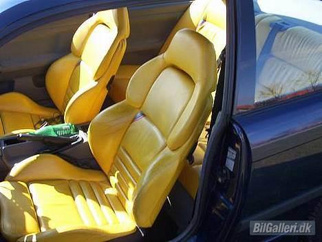 BMW 320i - E36 coupe (SOLGT) billede 4