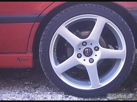 Nissan Primera 2.0e GT - Fælg: Alltech 17" Dæk: 205/40-17. billede 4