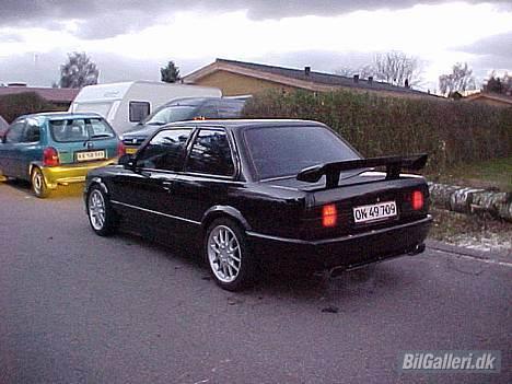 BMW E30 320i billede 6