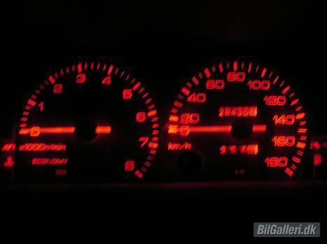 Toyota Corolla 1,3 dx ClubPresti - Rødt lys i instrumentbordet billede 5