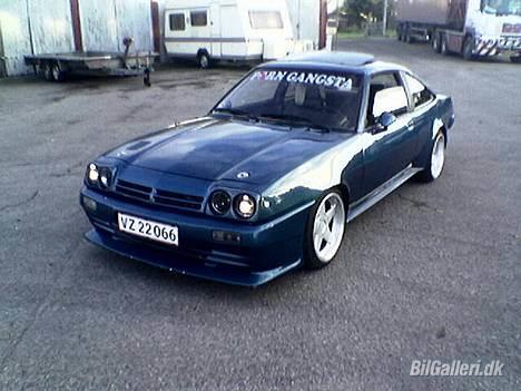 Opel Manta B 3,0 *SOLGT* billede 3