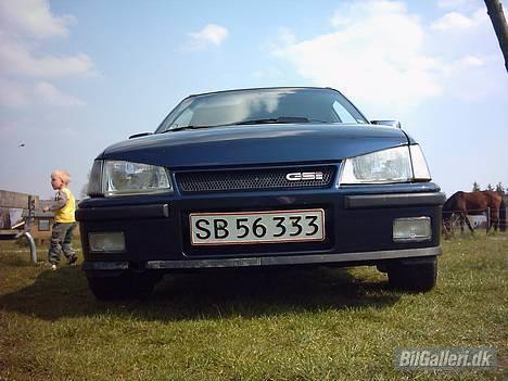 Opel Kadett E  SOLGT ! - Sådan så lister osv ud inden jeg spraymalede dem... En lille forskel, men forandring fryder... billede 6