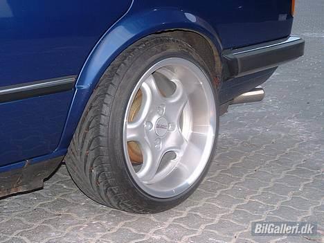 BMW 320i - 9*16 skal der til billede 4