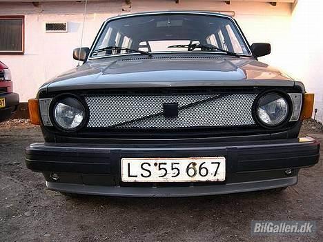 Volvo 145 - Med "badboy" øjne,, men jeg ved ikke om man må køre med det? billede 4