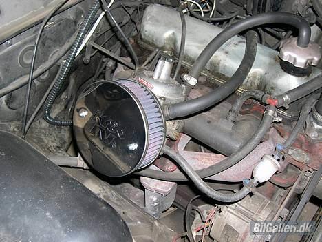 Volvo 145 - Kværnen har lige fået K&N filter på! billede 7