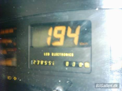 Opel Kadett E  SOLGT ! - Ja.. det er ikke meget... Men det er med en smadret topstyk og 4 personer i bilen... Hvilket jeg selv sys er okay... ;-) billede 7