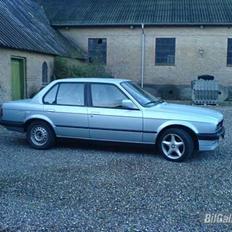 BMW 325i E30