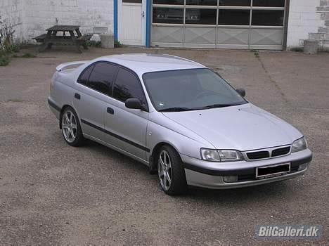 Toyota Carina E 2,0 GLI billede 1