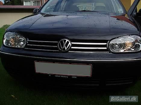 VW Golf 4 *SOLGT* - Her er bilen så uden xenon, det bliver snart monteret :D billede 9