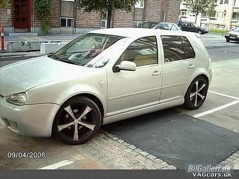 VW Golf 4 (solgt) billede 1