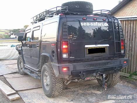 Amerikaner Hummer H2 - Den kæmpe bagende på min bil.. Bagklappen er lidt ligesom en stor jernlåge :) billede 6