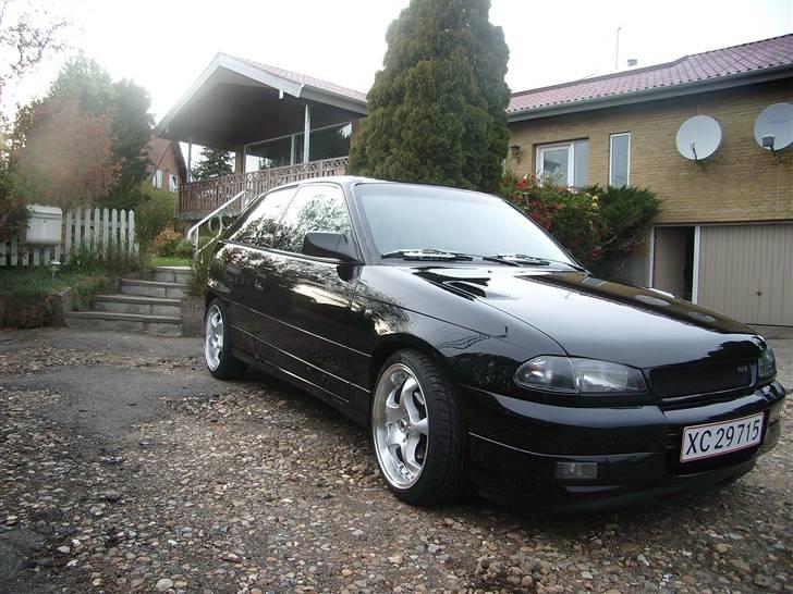 Opel Astra F GSi - Solgt - Nyeste. Ps. der sidder ikke cromviskere på mere. billede 2