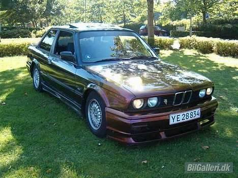 BMW 320i 2,0 2d. SOLGT billede 5