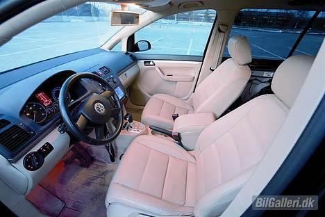 VW Touran 2.0 TDI DSG *SOLGT - Kabine billede 19