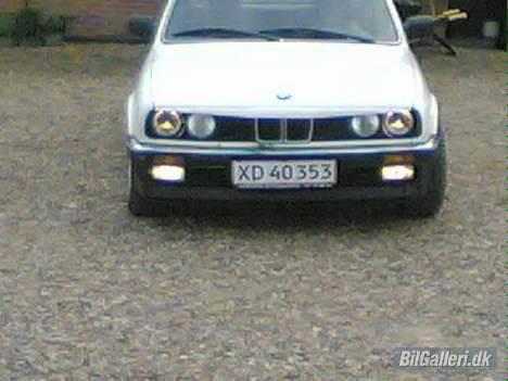 BMW e30  under ombygning - bilen inden jeg begyndte på projektet :) billede 2