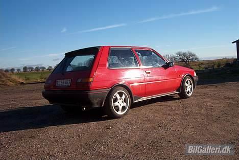 Toyota Corolla GT 16V - som den stod dagen efter jeg købte den..  brugte for 500 kr benzin den første aften jeg havde den... billede 12