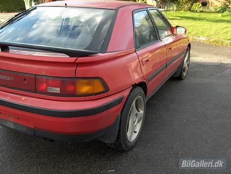 Mazda 323f 1,8i gt billede 4