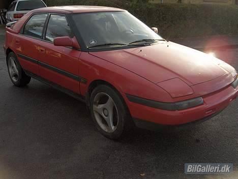 Mazda 323f 1,8i gt billede 5