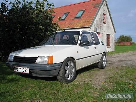 Peugeot 205 XR *SOLGT* billede 11