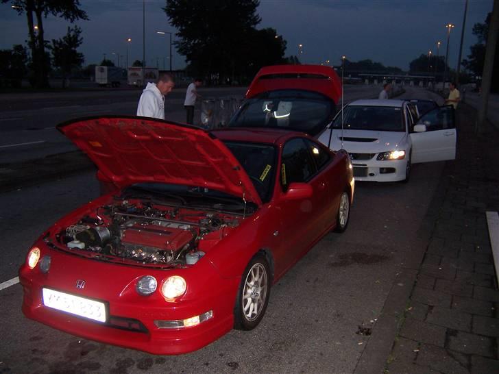 Honda Integra Type-R *SOLGT* - 1700km senere, venter på båden til DK fra Tyskland :)! Spinner stadig som en mis - psttt Honda ;) billede 5