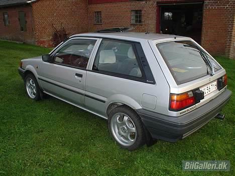 Nissan sunny billede 4