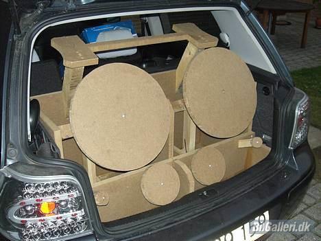 VW golf 4 (solgt) - det er så begybdelsen på det nye bagagerum  billede 15