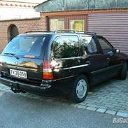Ford Escort St. Car