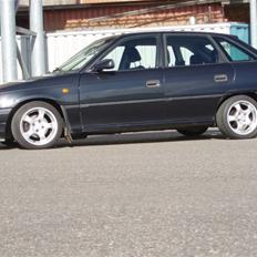Opel Astra F 1,6 16v *LYSET*