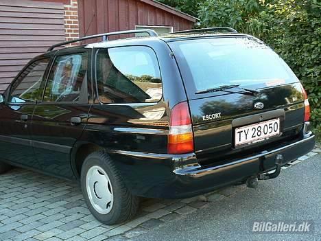 Ford Escort St. Car - Hvor brede dæk kan den have på? billede 2