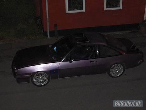 Opel Manta B 2.0 - Som hun dog skinner - Fint navn i forruden, ik? :D billede 10