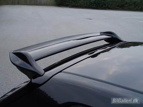 Peugeot 106 GTI R.I.P. - close op af den nye spoiler billede 15