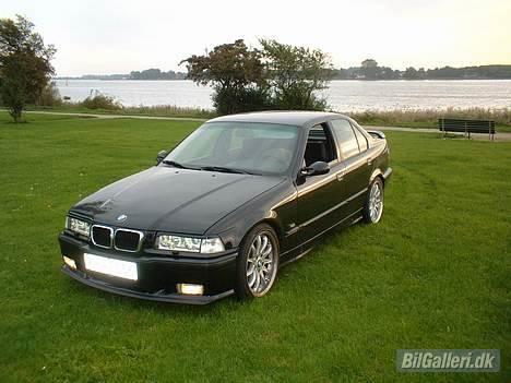 BMW 325I ***SOLGT*** billede 2