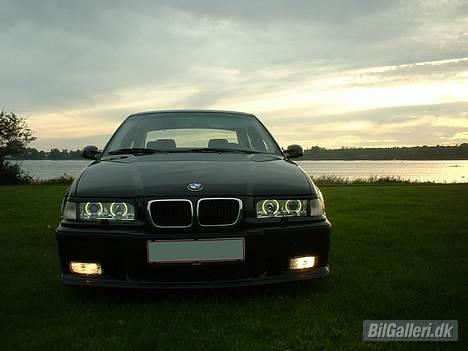 BMW 325I ***SOLGT*** billede 4